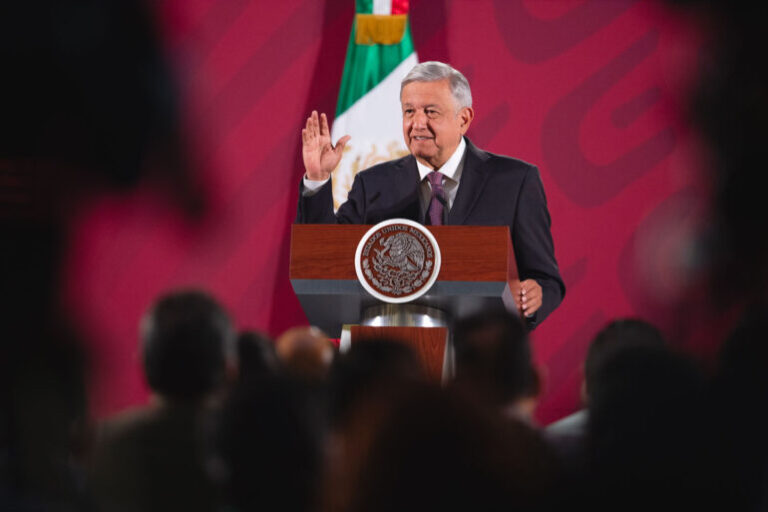 AMLO revela “Plan C” tras suspensión otorgada por ministro al Plan B