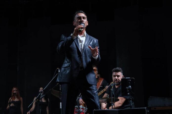 Mara Lezama impone a su esposo para abrir concierto de Alejandro Fernández