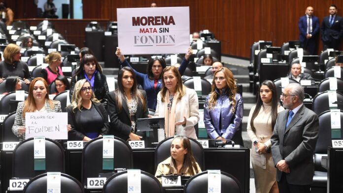 Reprochan a Morena la desaparición del Fonden ante crisis por Otis