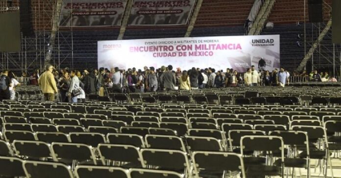 Cladia Sheinbaum deja plantados a los pocos militantes que llegaron al Estadio Azul