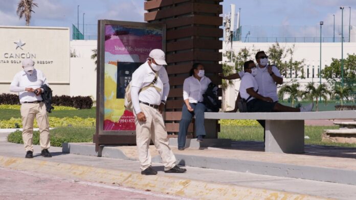 Empleados del sector turístico desmienten que su sueldo sea de $545 pesos diarios en Quintana Roo