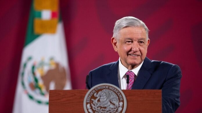 AMLO buscará cambiar la Reforma Laboral para mejorar pensiones